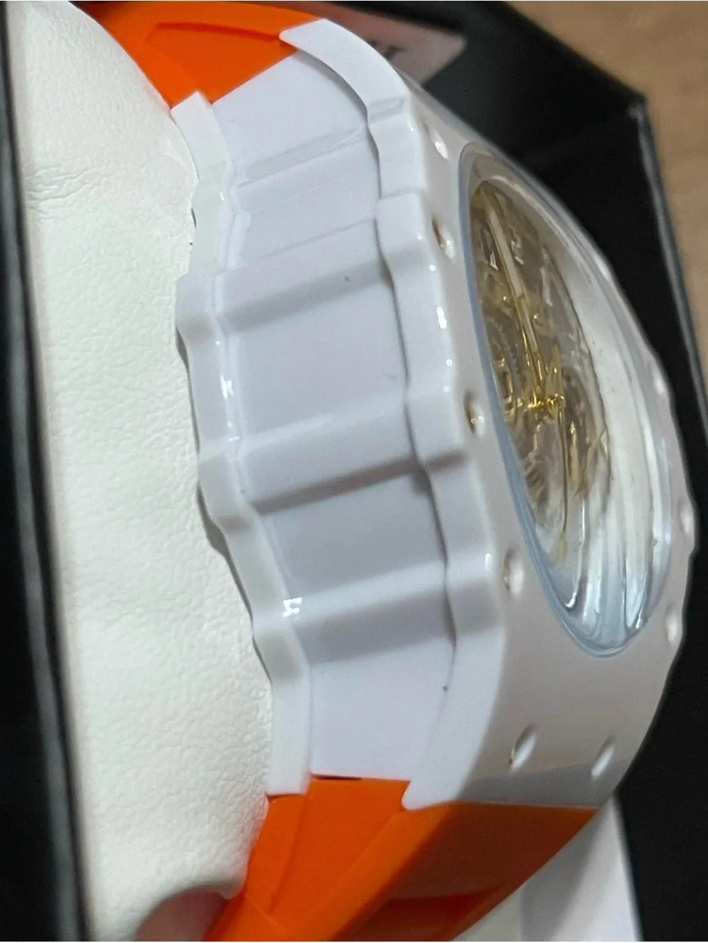 Invicta bold orange